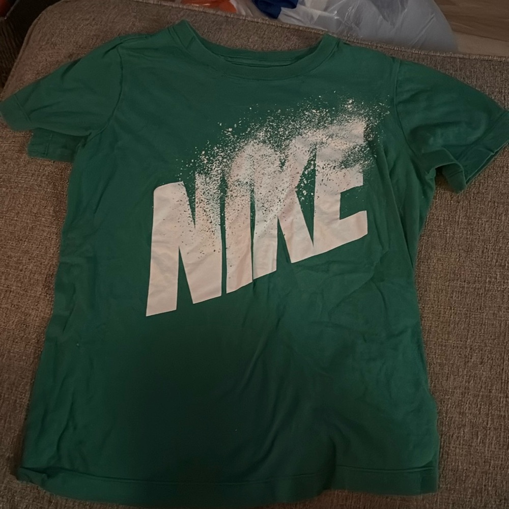 Boys Graphic Nike T Size M